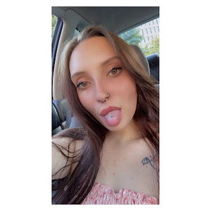 Meet your Posher, Caitlin